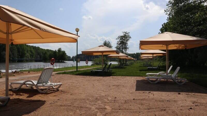 Зона отдыха у реки